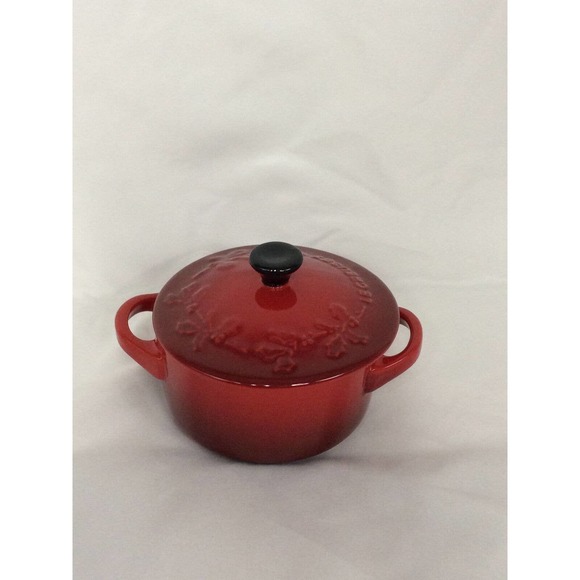 NIB Le Creuset Stoneware Petite Round Casserole Mini Cocotte Cerise Holly 8oz - Picture 8 of 10